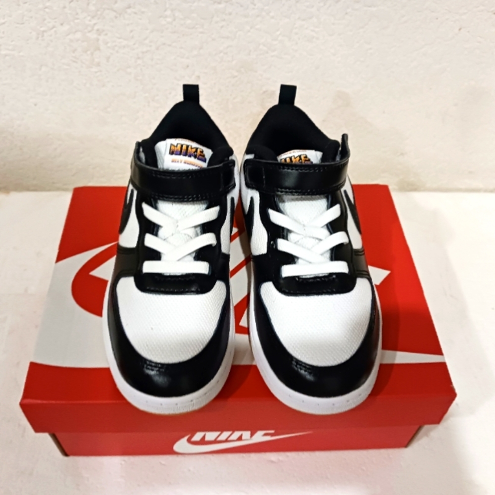 Nike - Picture 4 of 4
